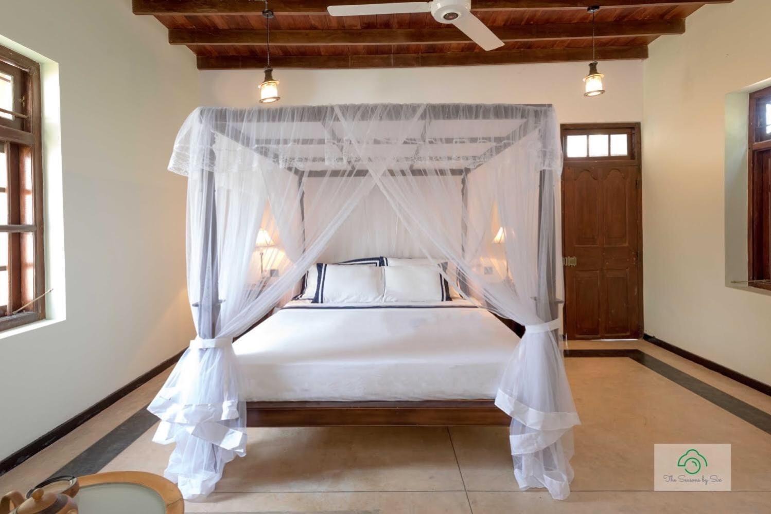 Headman House Antique Villa - A Seaside Royal Stay Ахангама Экстерьер фото