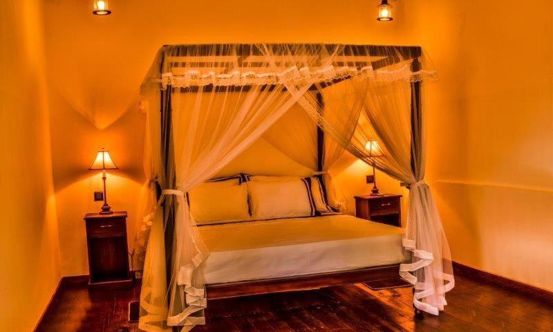 Headman House Antique Villa - A Seaside Royal Stay Ахангама Экстерьер фото